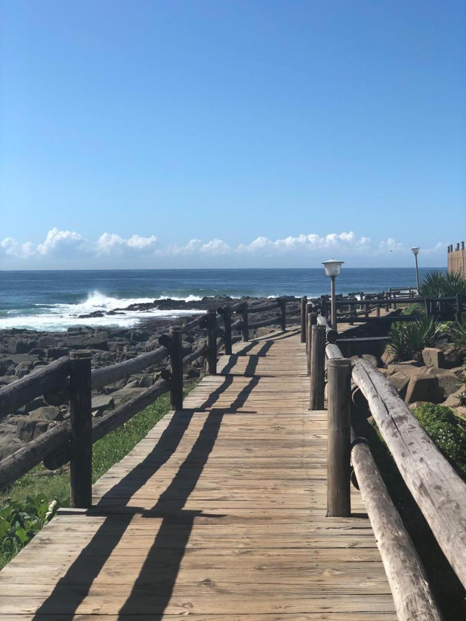 Sands Beach Breaks Beach Front Ballito Exterior foto