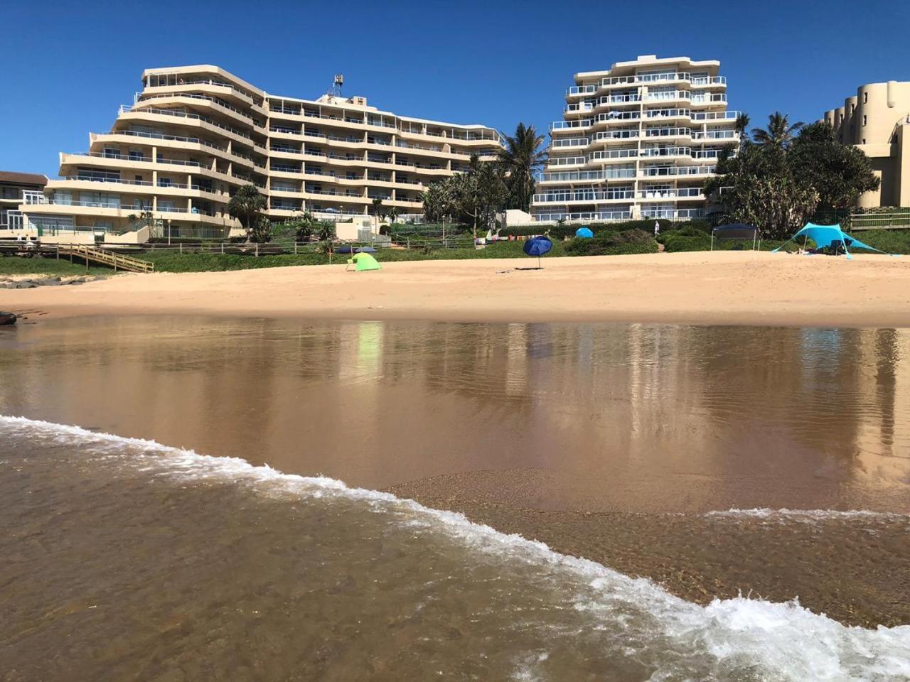Sands Beach Breaks Beach Front Ballito Exterior foto